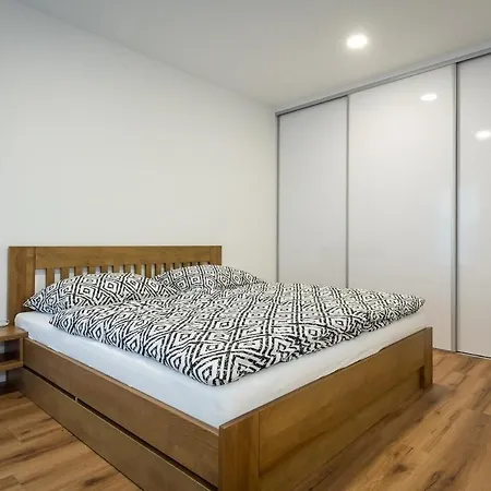 3-modern 1min From The Center Apartment *