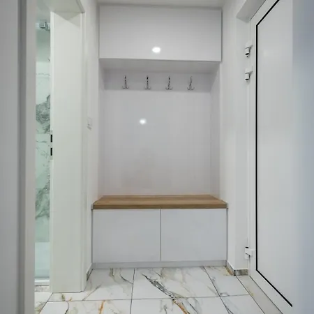 3-modern 1min From The Center Apartman