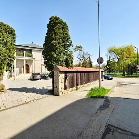 3-modern 1min From The Center Apartment