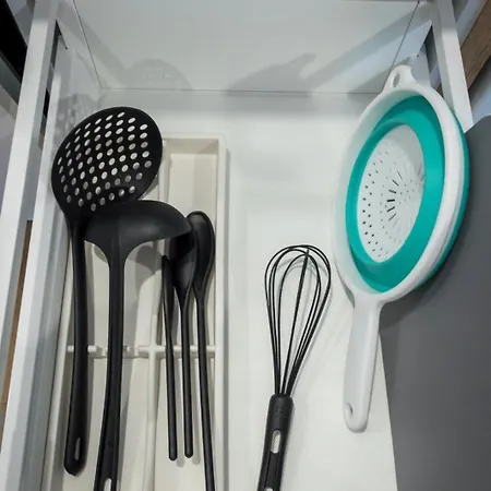 3-modern 1min From The Center Apartment